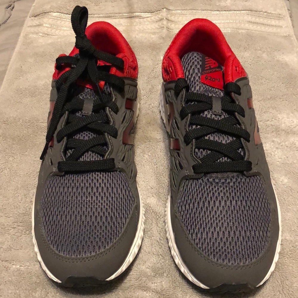 New balance men size 9